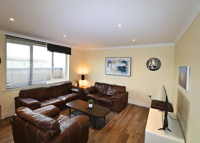 Chertsey Spectacular Two Bedroom Rooftop Apartment