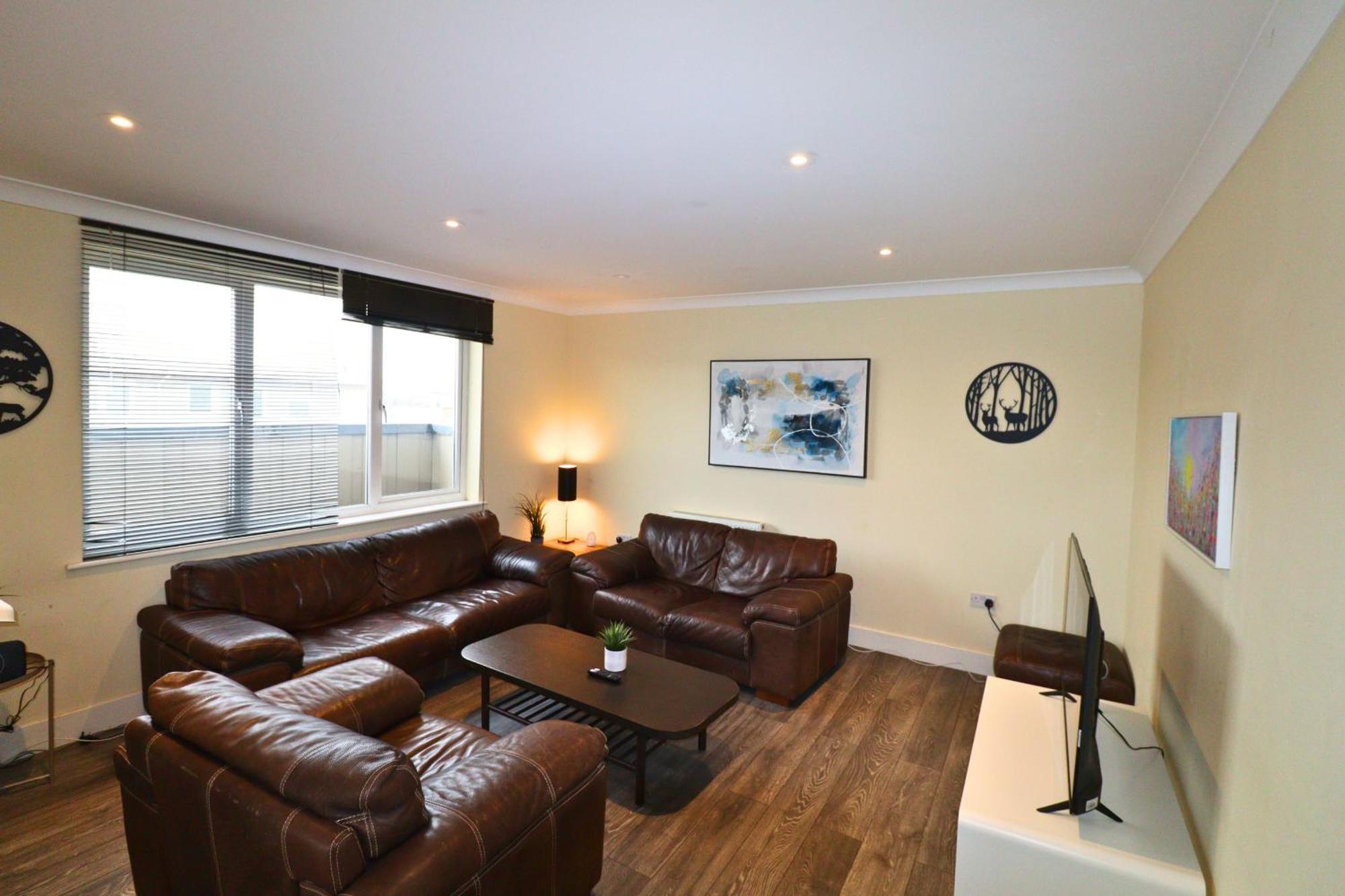 Apartment Spectacular Two Bedroom Rooftop Chertsey